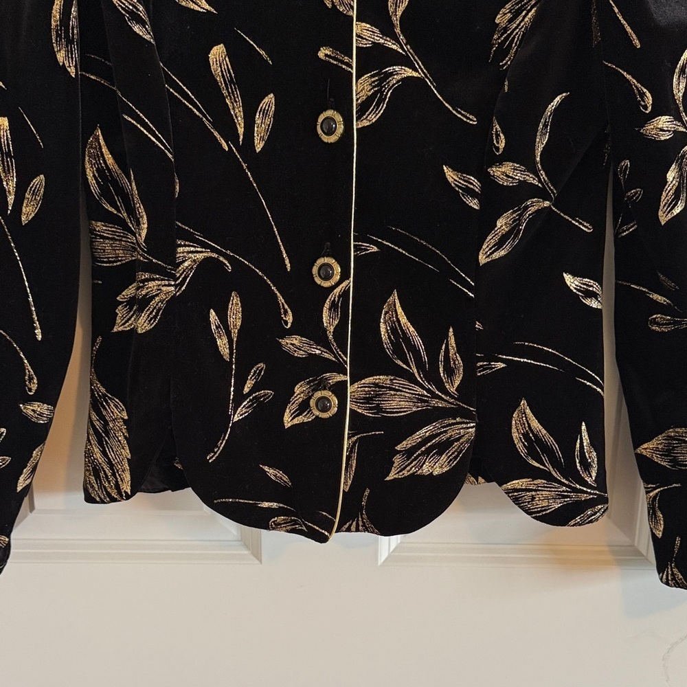 Vintage R&K Evening black velvet with gold accent top EUC Size 12 - Picture 4 of 9